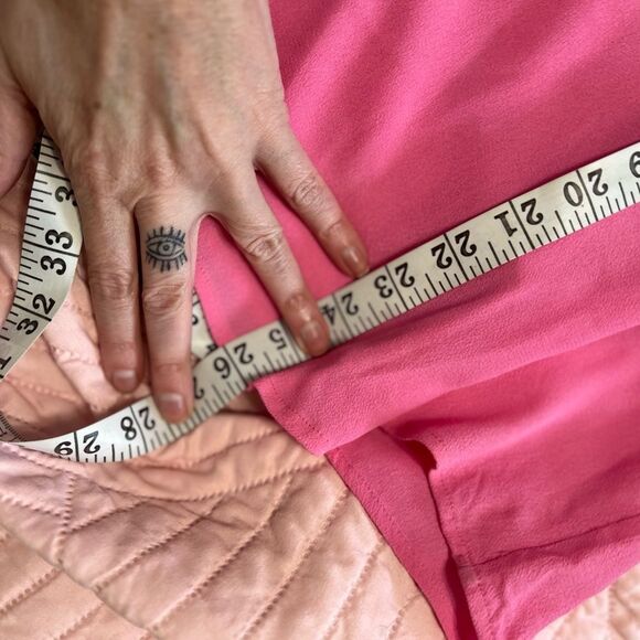 Diane von Furstenberg Tie Neck Blouse 4
Pink Oversized - Picture 9 of 13